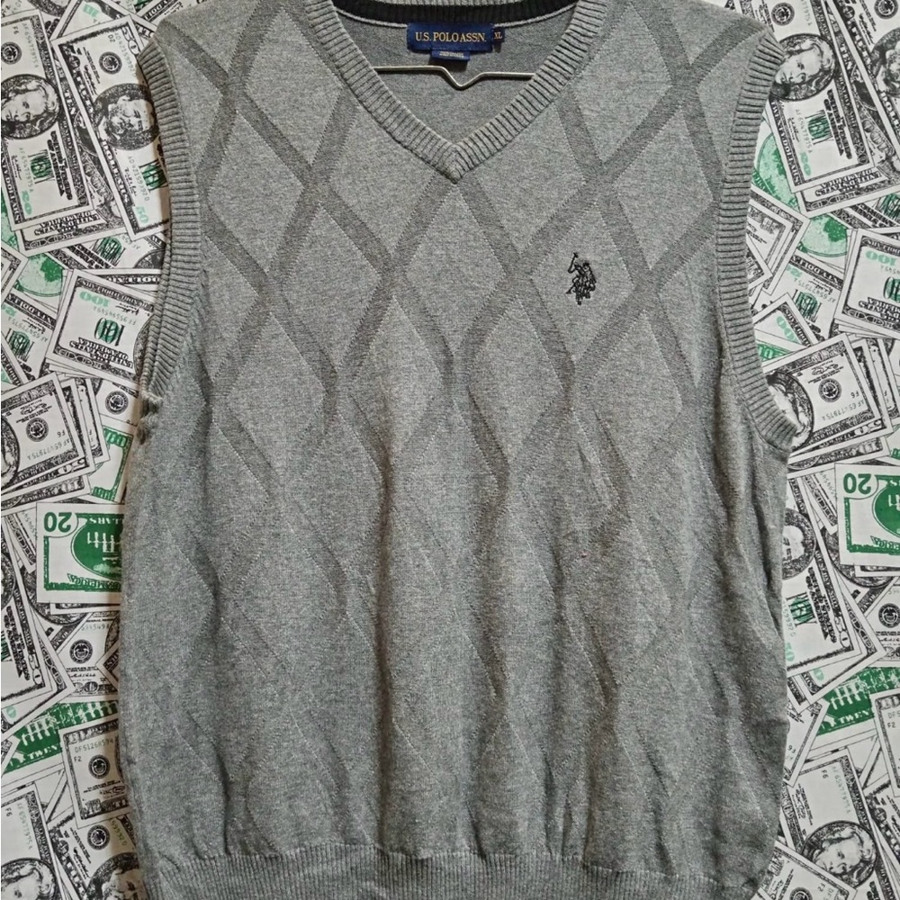 U.S. Polo Assn. Men's V-Neck Sweater Vest in Gray